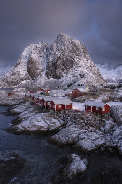 Winter light in Hamnoy